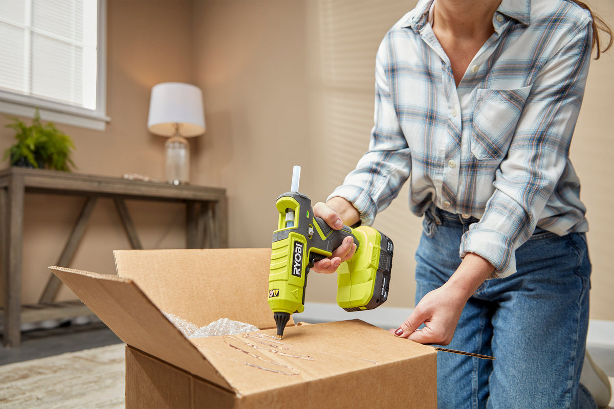 18V ONE+ Dual Temperature Glue Gun Kit - P307K1N