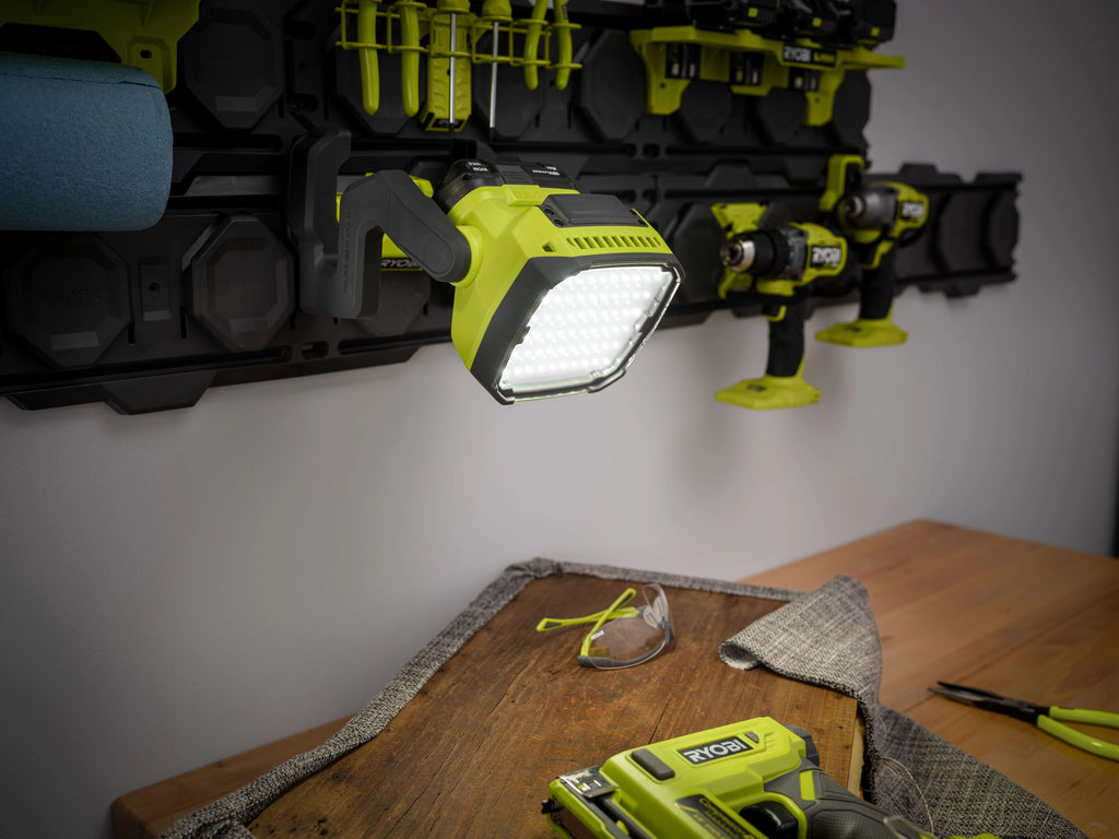 18V ONE+ Hybrid LED Work Light - PCL633B