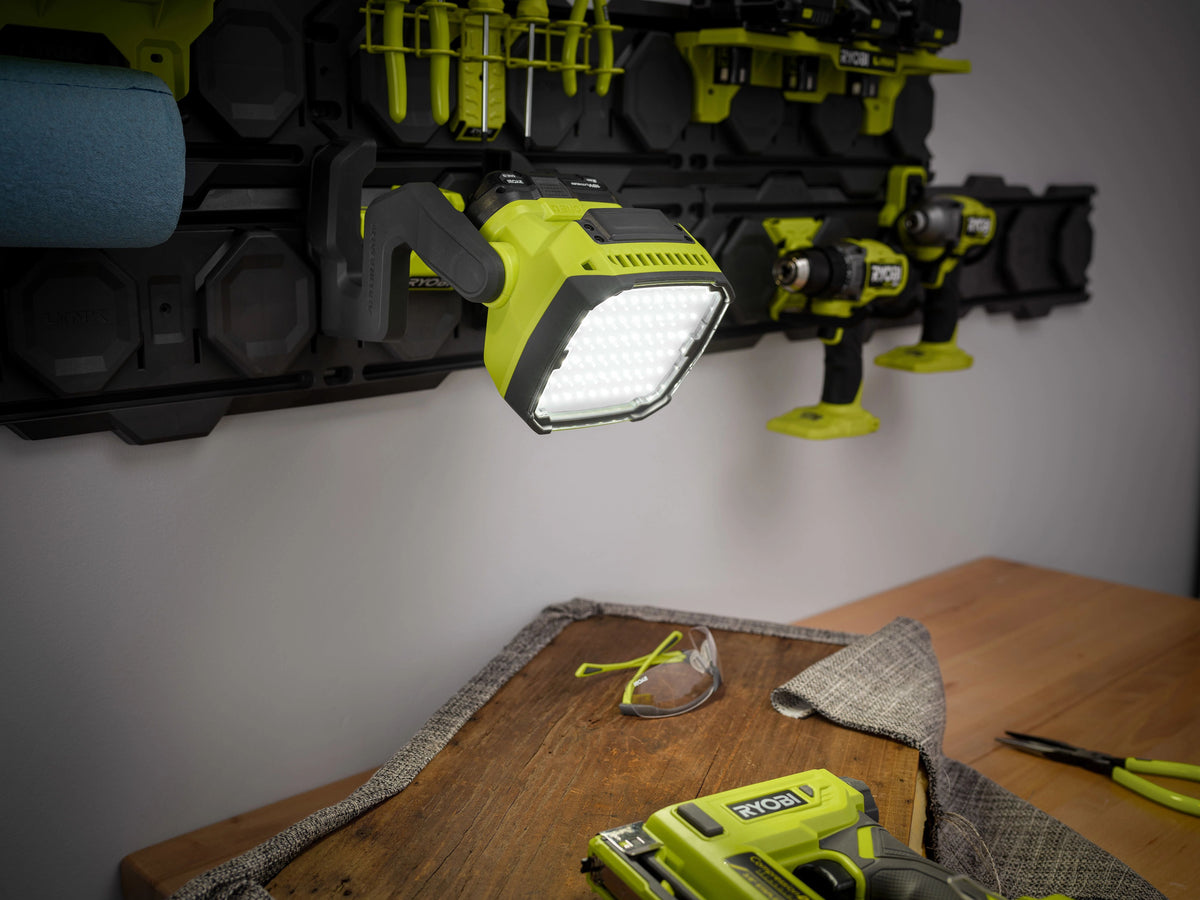 18V ONE+ Hybrid LED Work Light - PCL633B