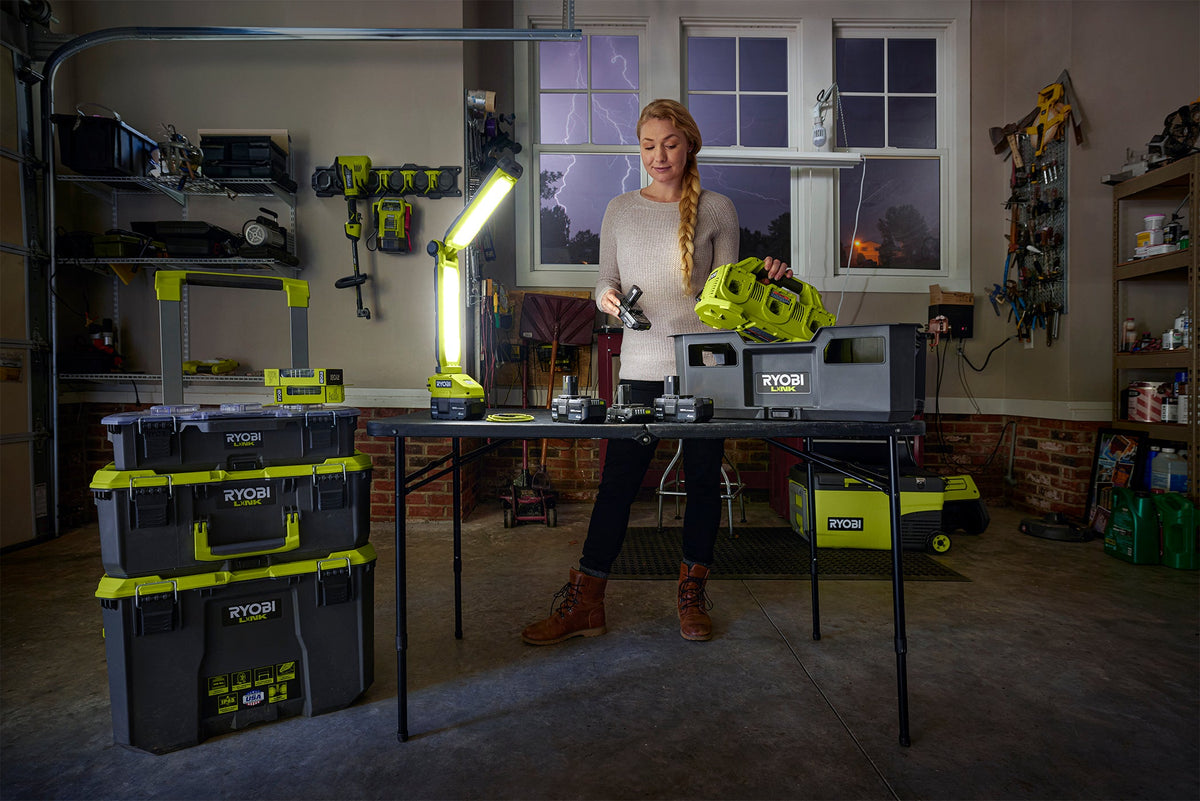 18V ONE+ LED Workbench Light - PCL667B