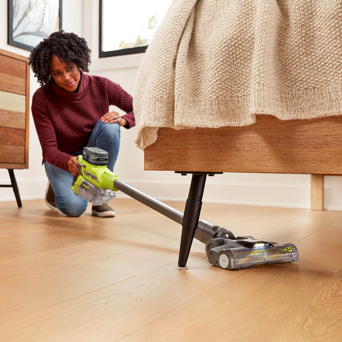 18V ONE+ Compact Stick Vacuum - P724B