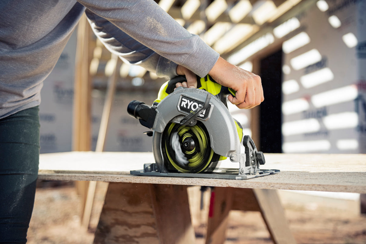 18V ONE+ HP Brushless 7-1/4" Circular Saw - PBLCS300B