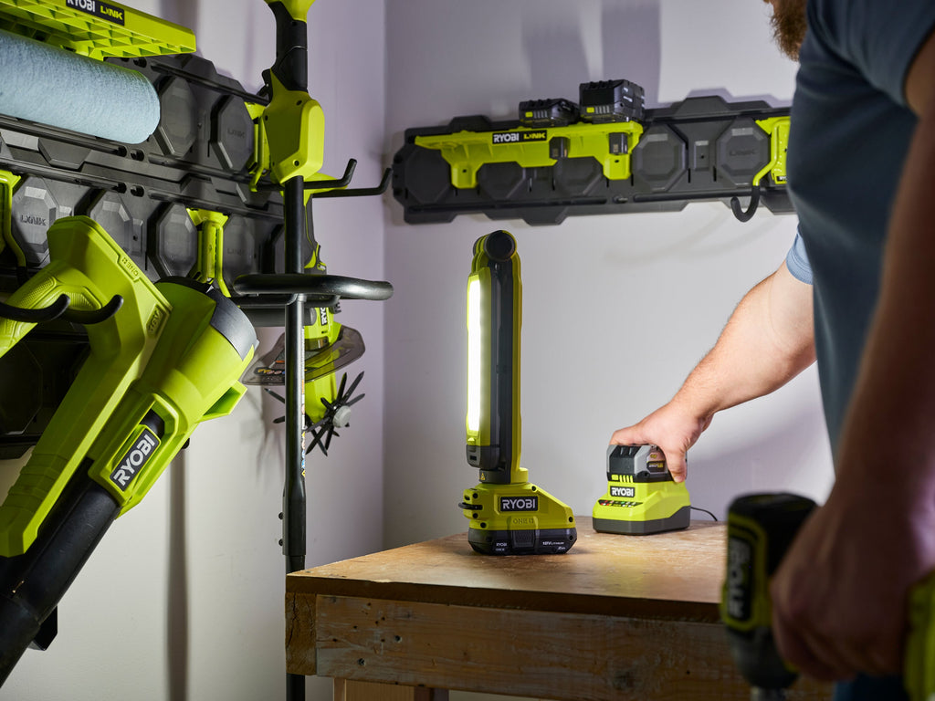 18V ONE+ LED Workbench Light - PCL667B